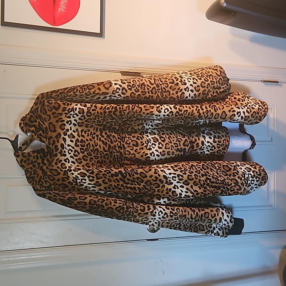 Oversized, leopard-print, hoodie blanket